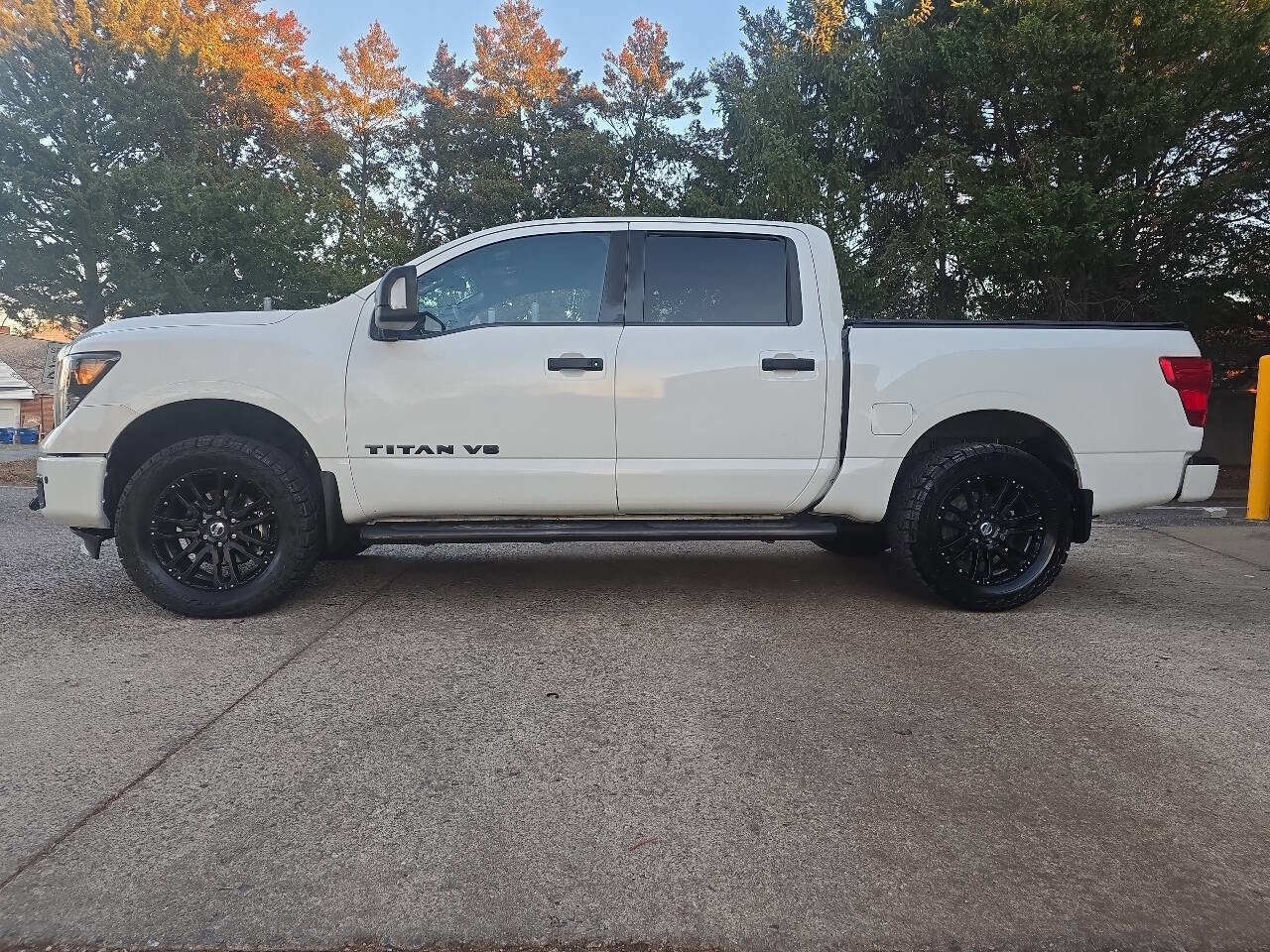 Used 2018 Nissan Titan XD image 73