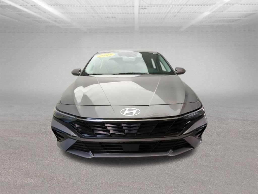 Used 2025 Hyundai Elantra SEL FWD image 12