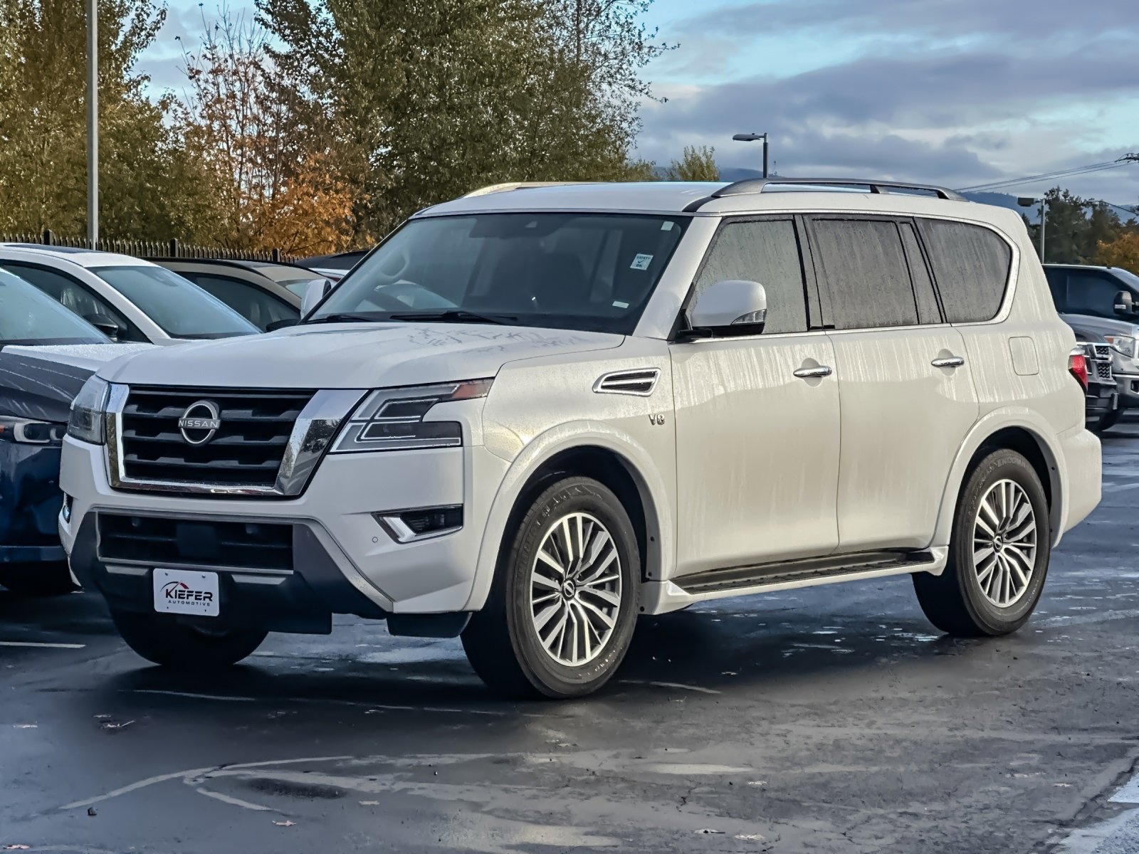 Used 2022 Nissan Armada SV w/ SV Appearance Package image 8