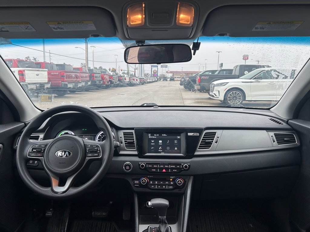 Used 2018 Kia Niro LX image 27