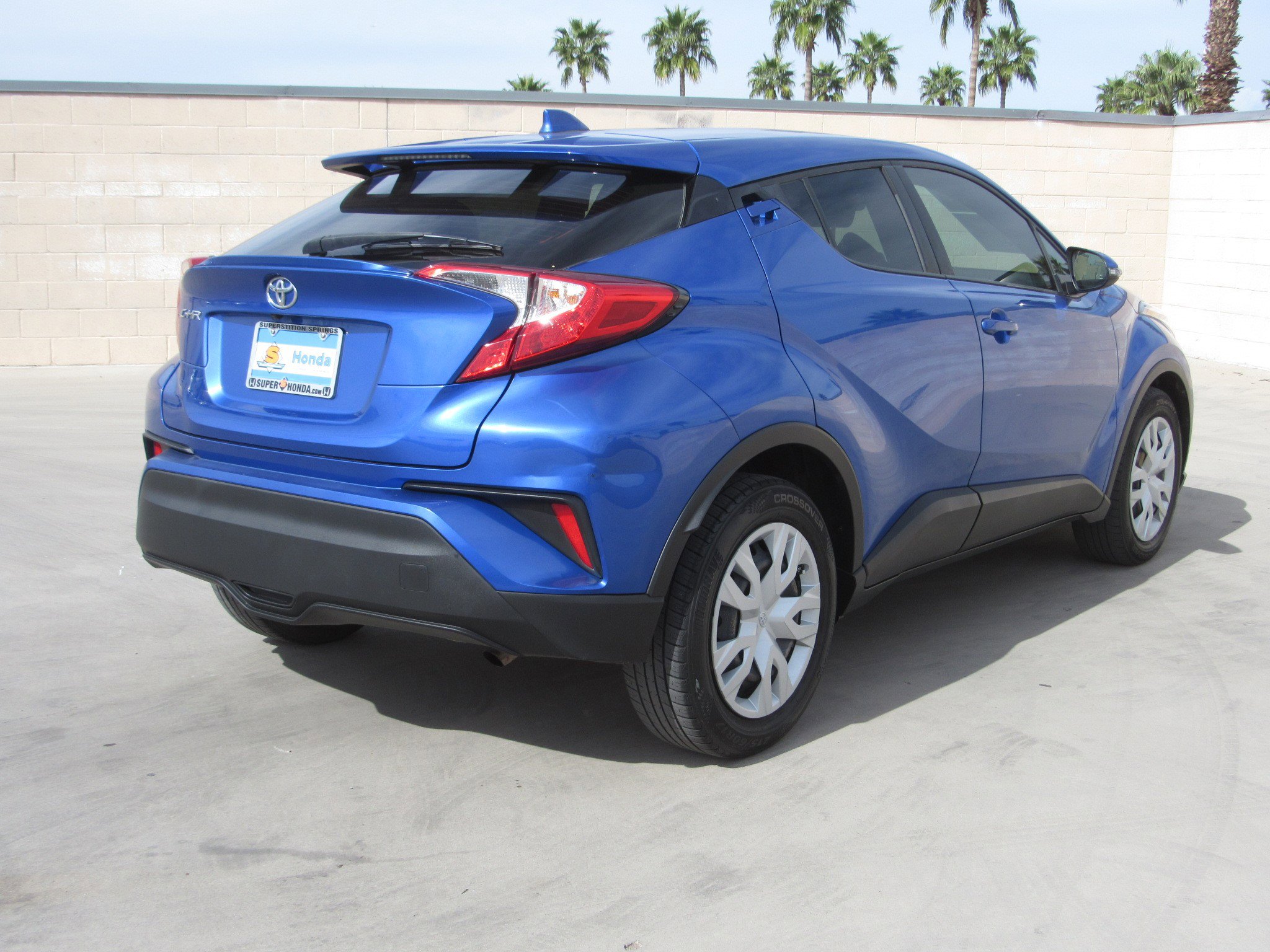 Used 2020 Toyota C-HR LE image 4