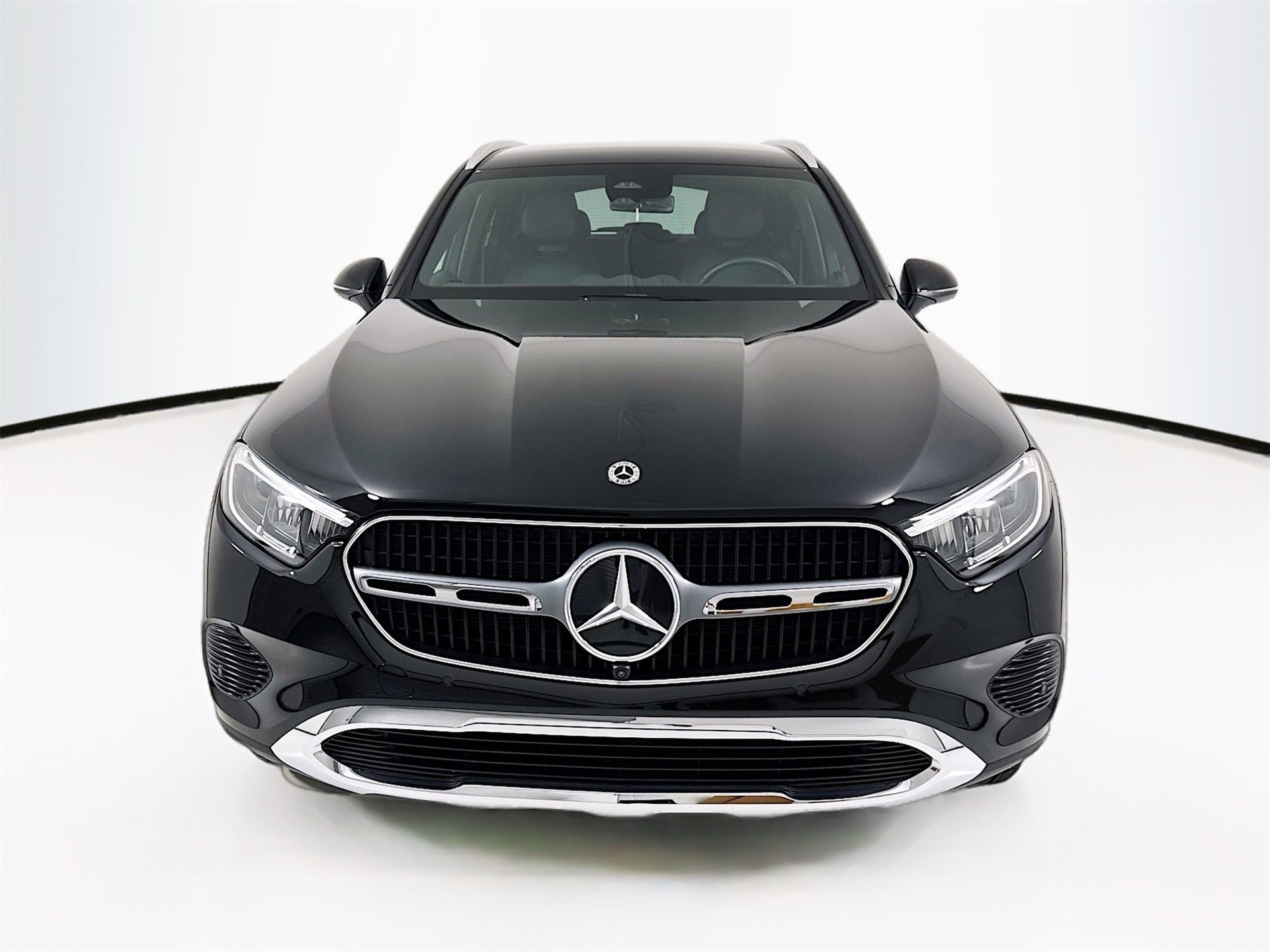 Certified 2025 Mercedes-Benz GLC 300 image 2