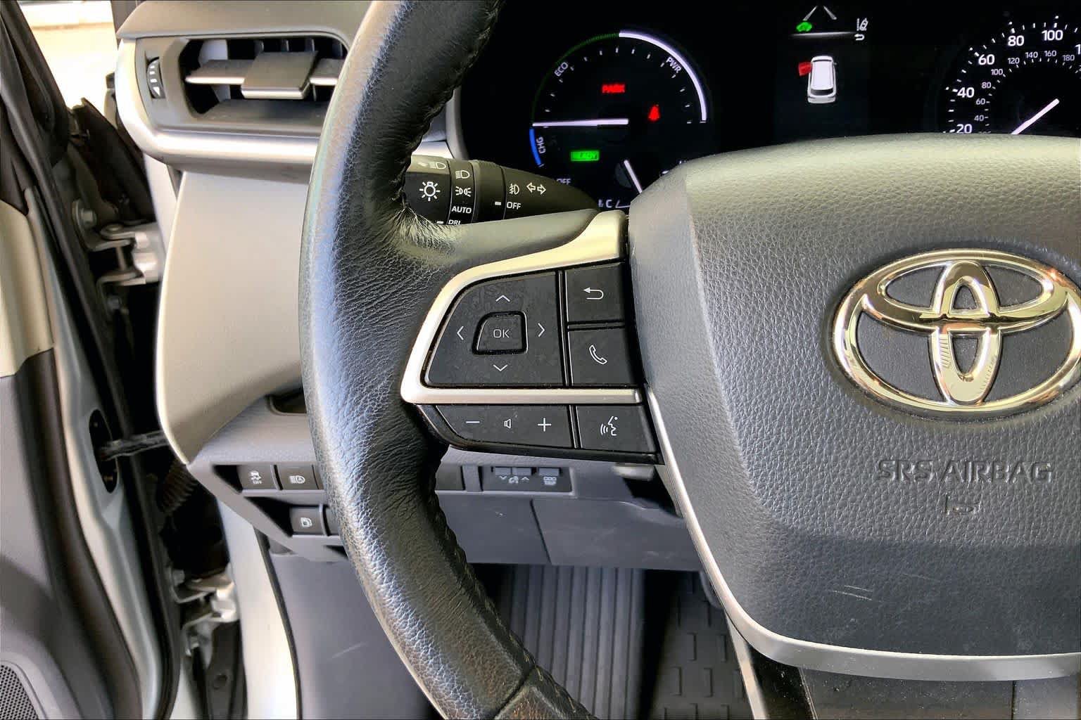 Used 2021 Toyota Sienna XLE FWD image 24