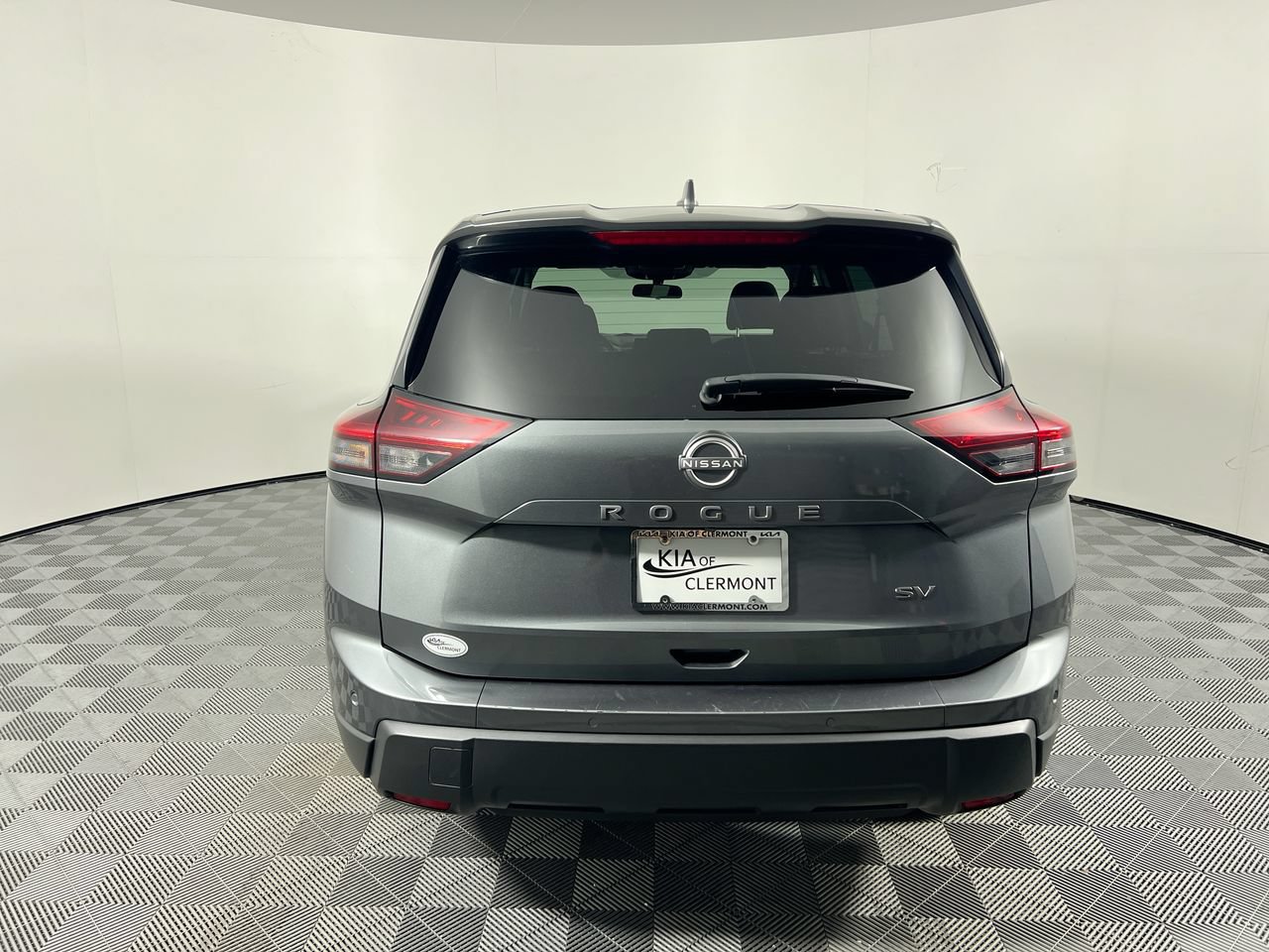 Used 2024 Nissan Rogue SV FWD image 4