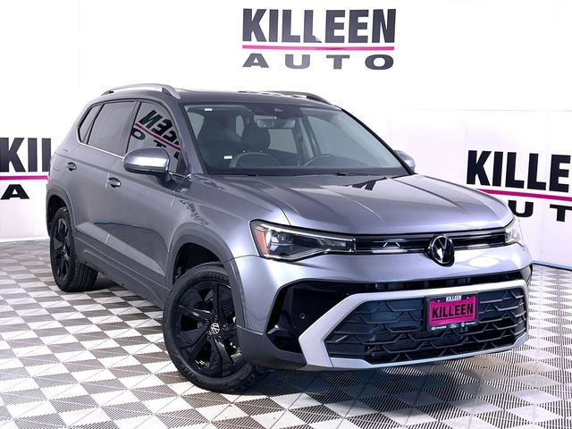 Used 2025 Volkswagen Taos SE image 1