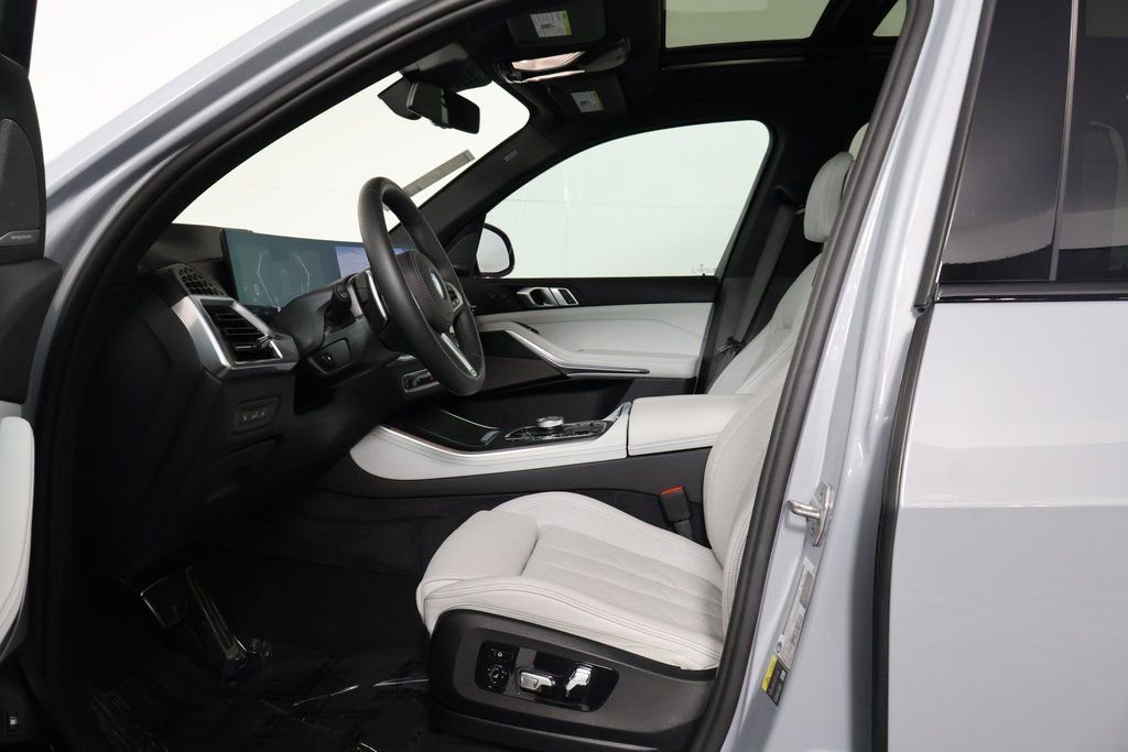 Used 2026 BMW X5 xDrive50e w/ Executive Package image 10