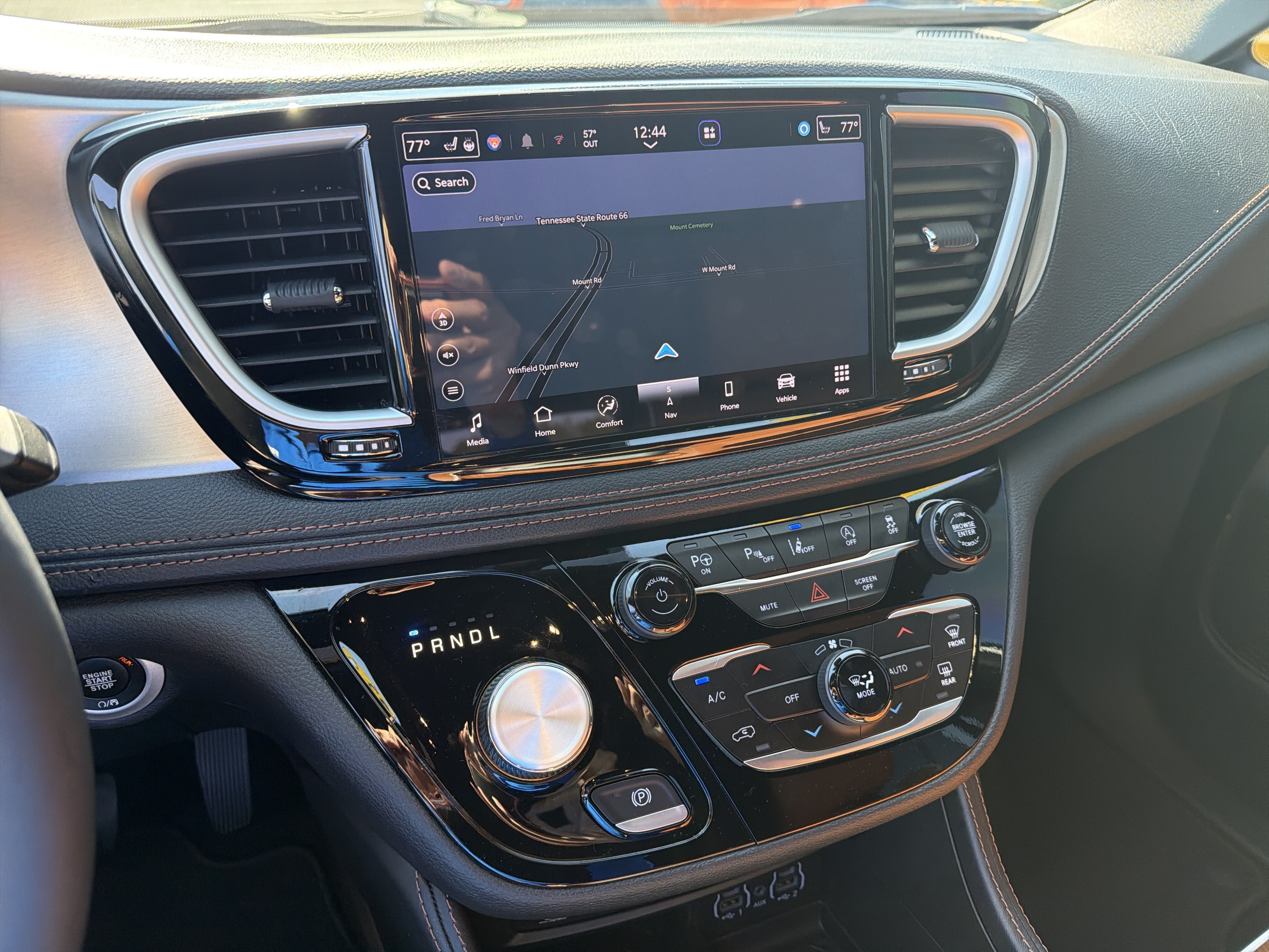 Used 2025 Chrysler Pacifica Pinnacle FWD image 35