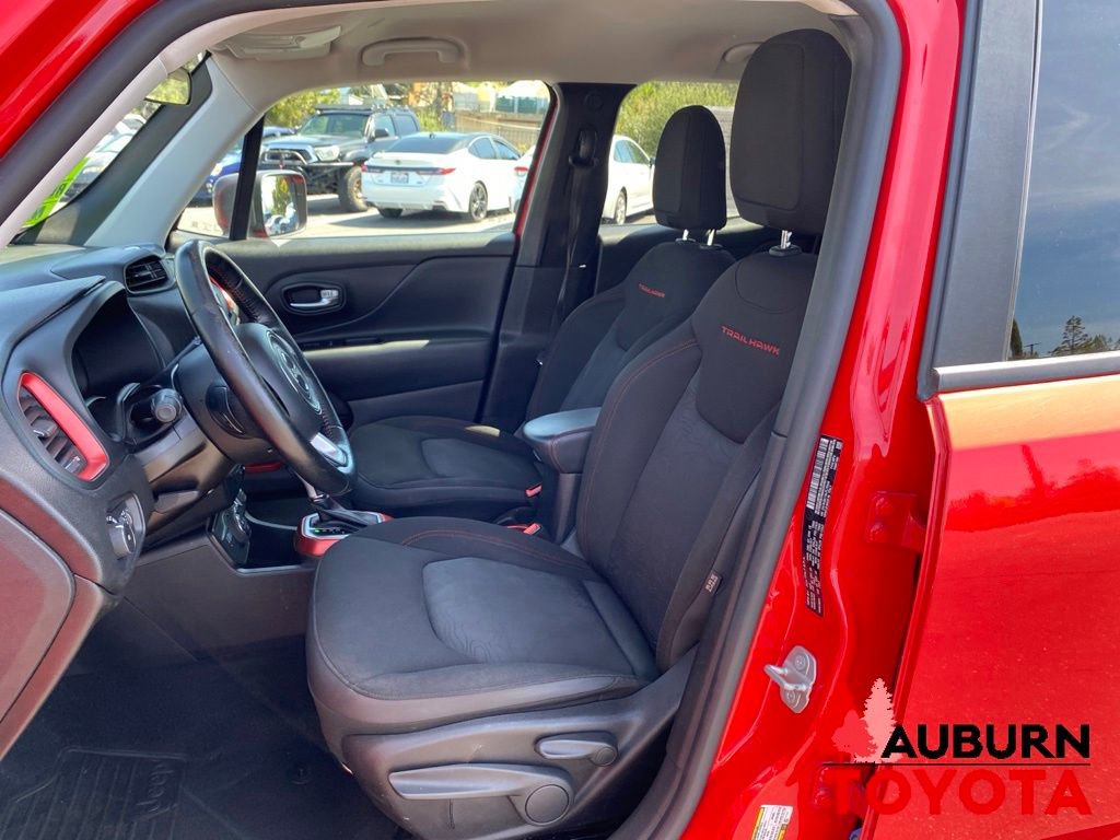 Used 2020 Jeep Renegade Trailhawk w/ Cold Weather Group AWD/4WD image 25