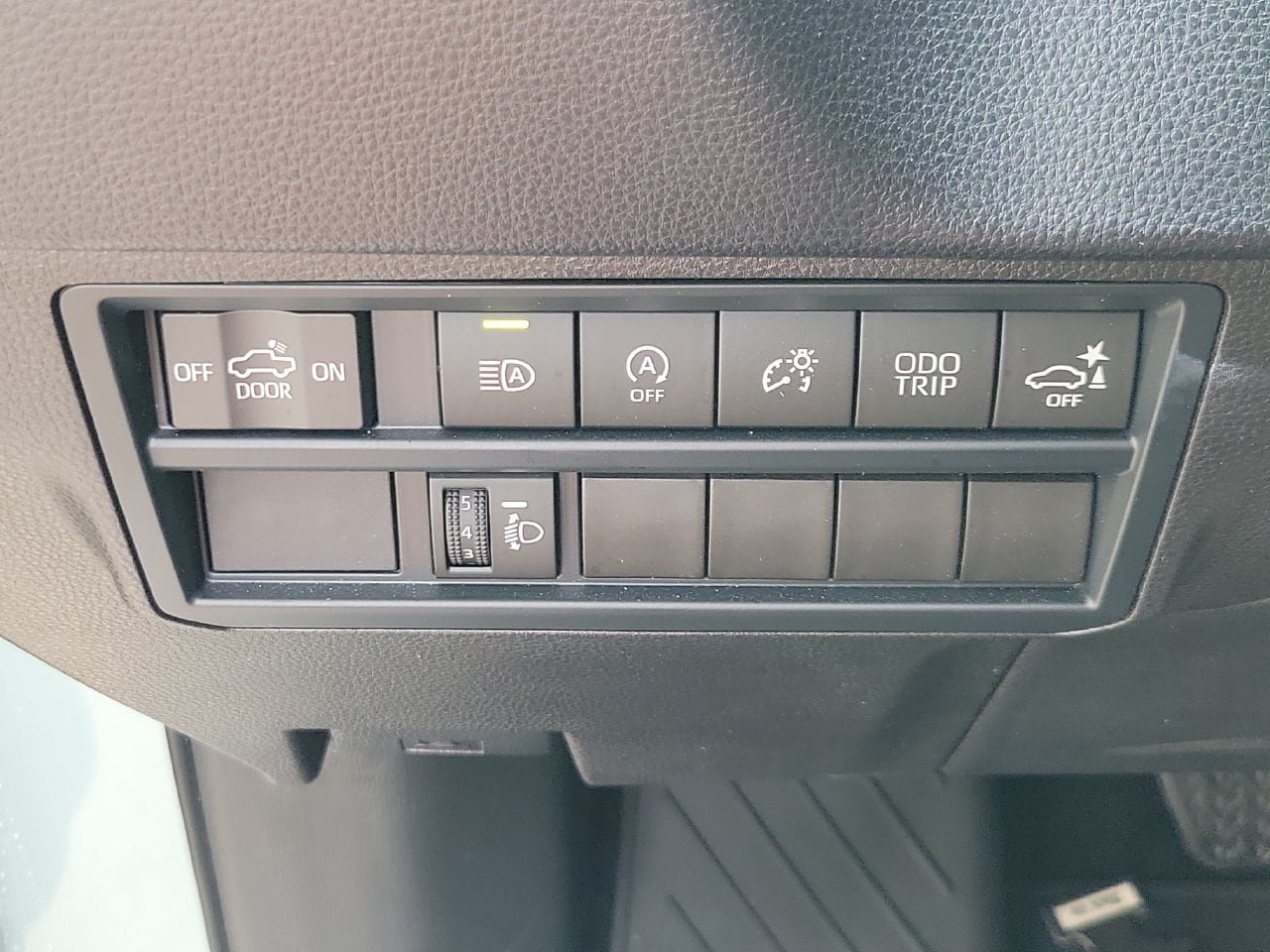 Used 2026 Toyota Tundra SR5 w/ SR5 Premium Package RWD image 29