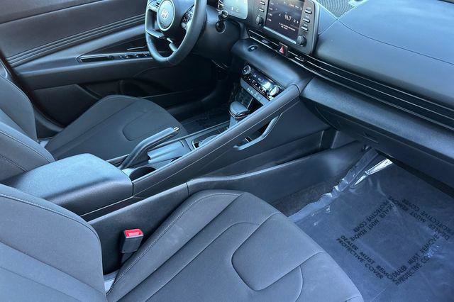 Used 2025 Hyundai Elantra Sport image 16