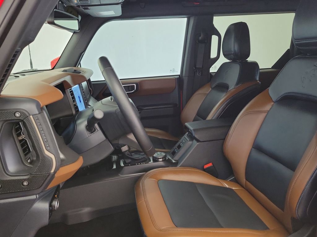 Used 2024 Ford Bronco Outer Banks AWD/4WD image 18