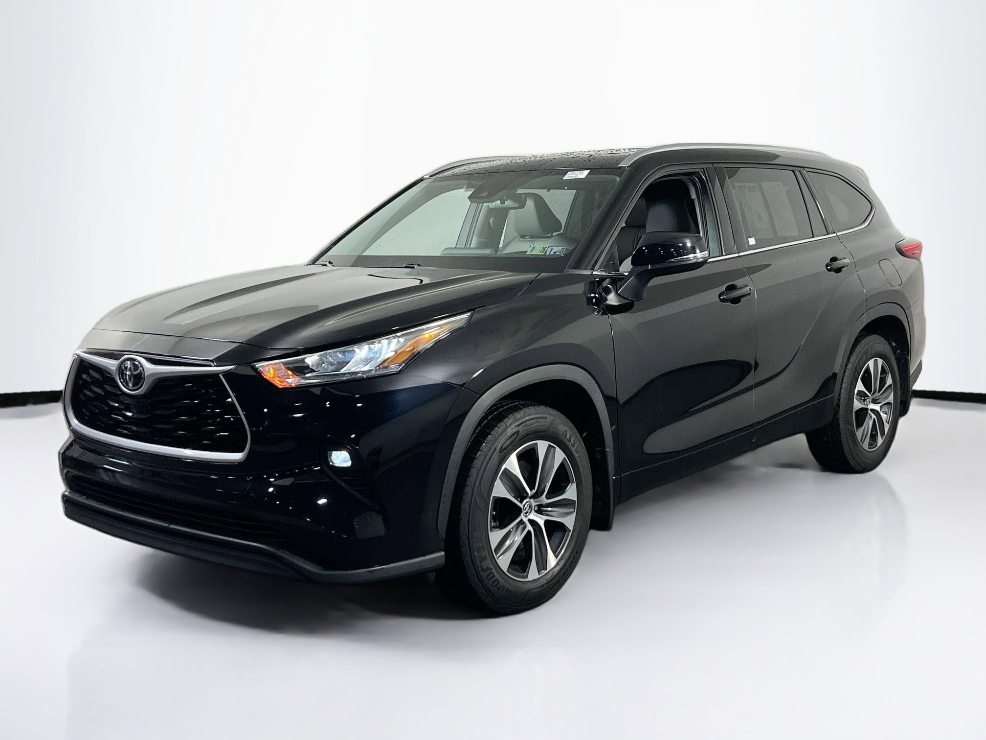 Used 2020 Toyota Highlander XLE