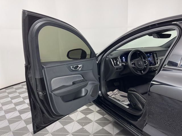 Used 2024 Volvo S60 B5 Plus FWD image 17