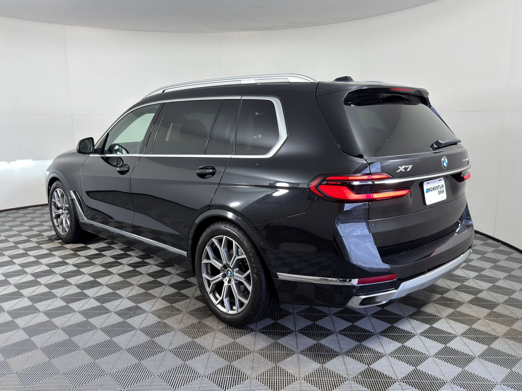 Used 2025 BMW X7 xDrive40i image 3
