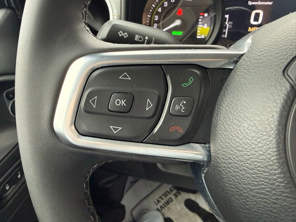 Used 2025 Jeep Wrangler Unlimited Sahara image 18