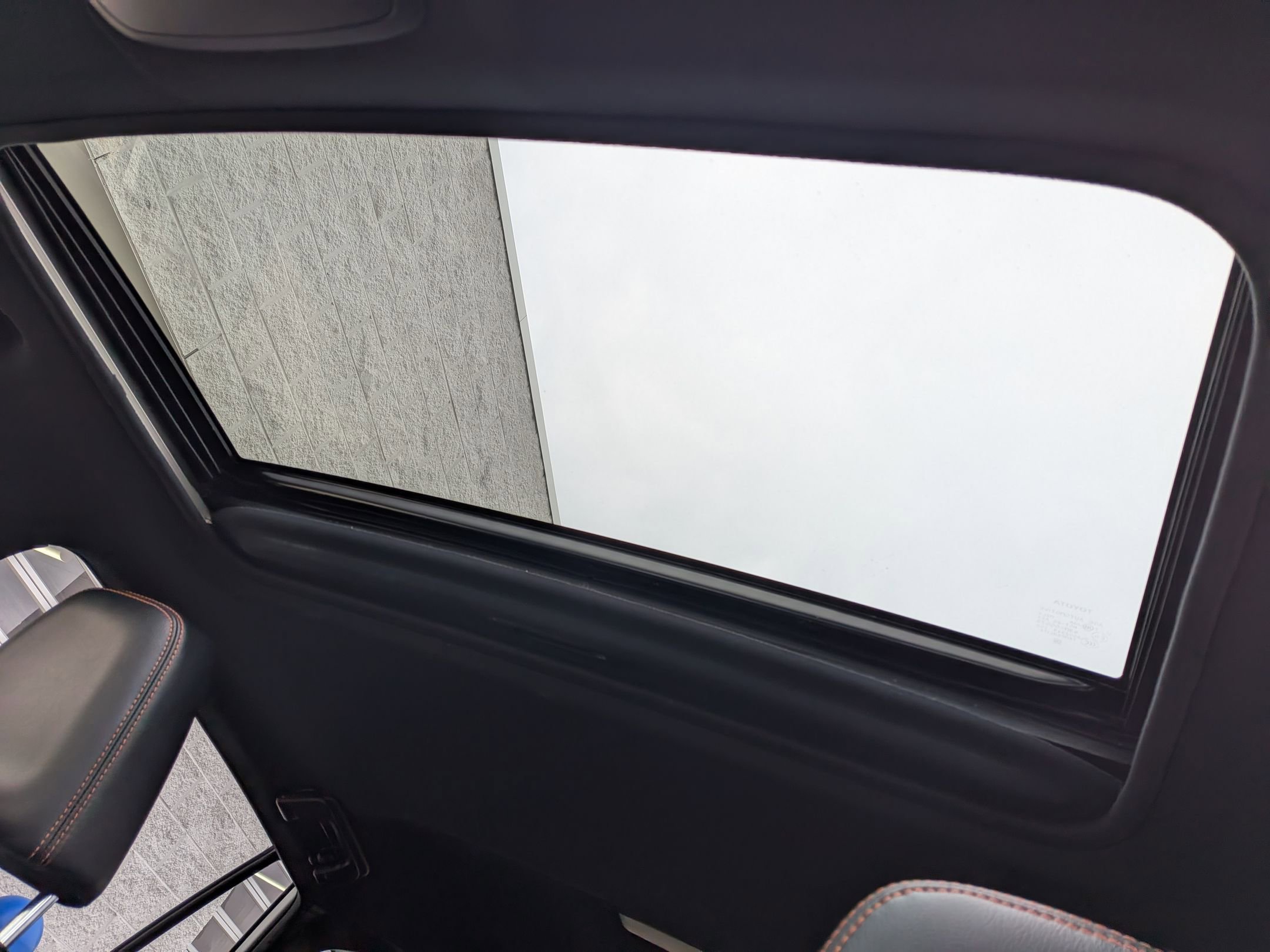 Used 2018 Toyota RAV4 SE w/ Power Extra Value Package image 12