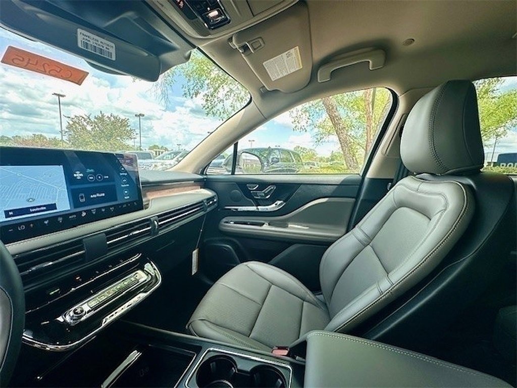 New 2025 Lincoln Corsair Reserve image 21