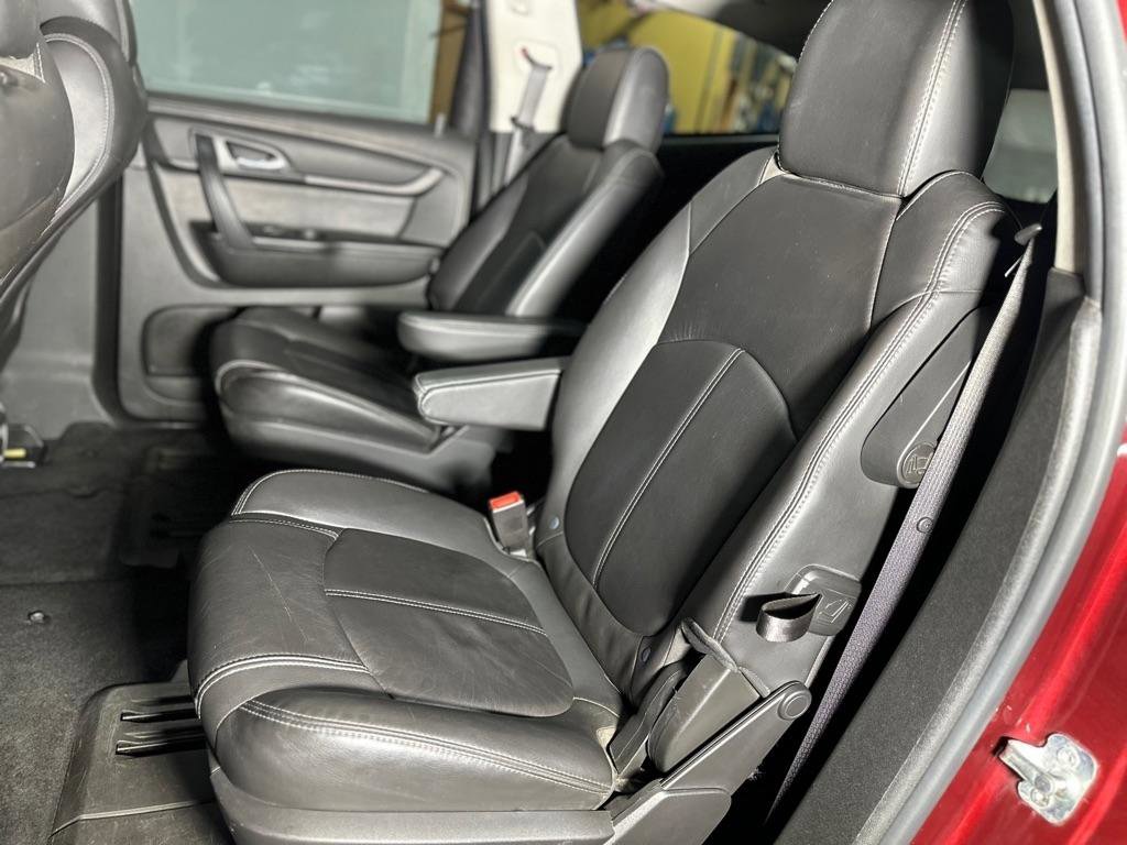 Used 2017 Chevrolet Traverse LT image 27