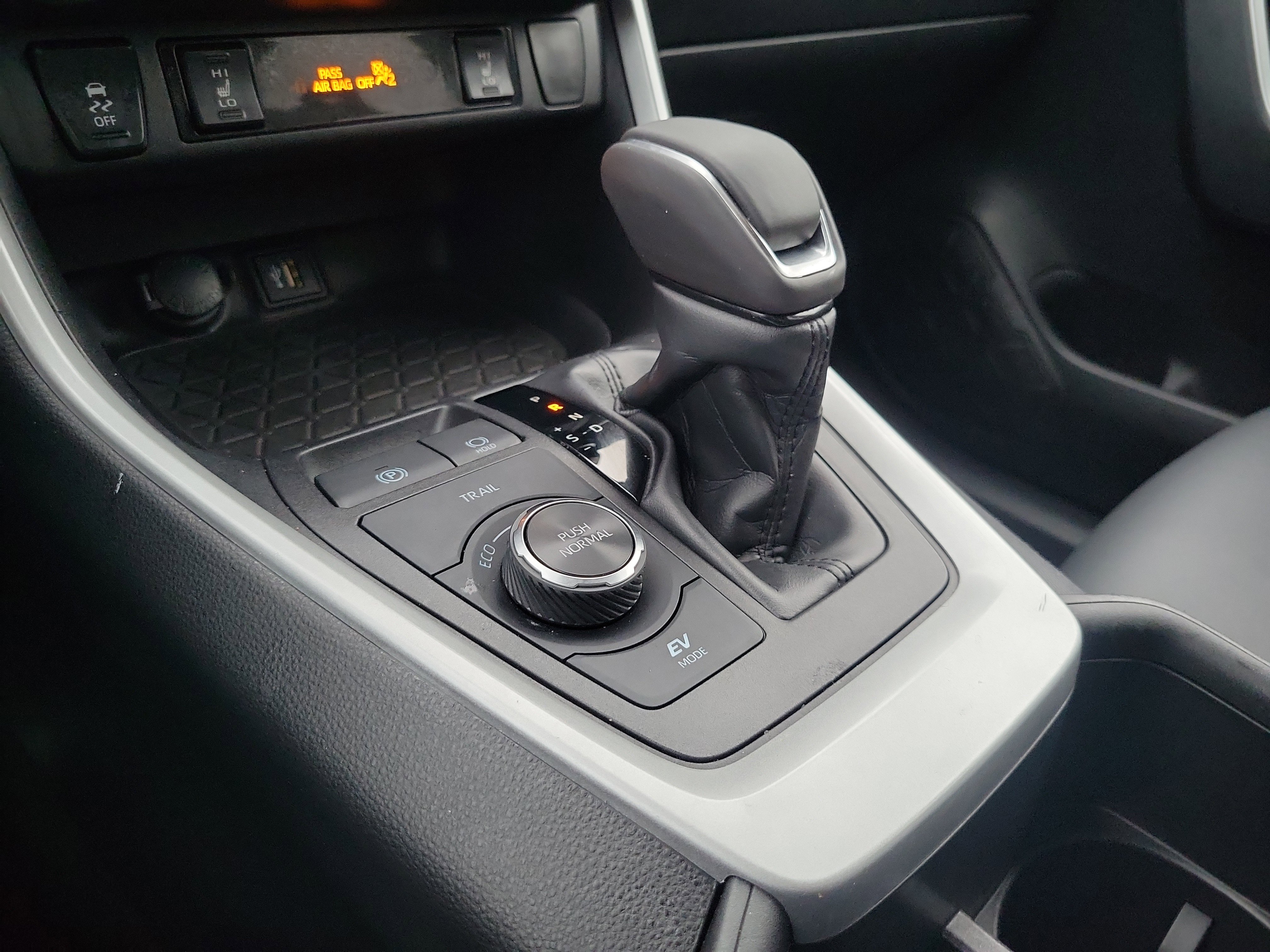 Used 2024 Toyota RAV4 XLE Premium image 22