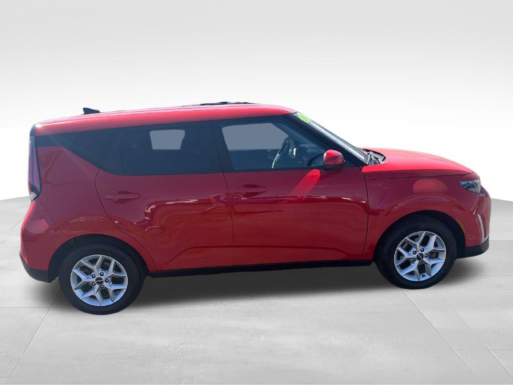 Used 2024 Kia Soul LX w/ Option Group 015 FWD image 6