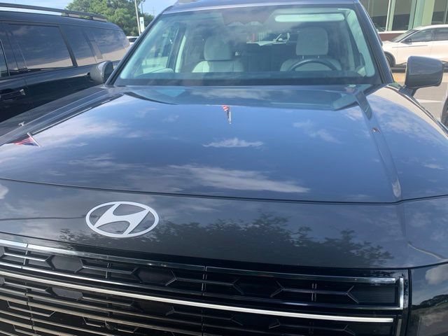 Used 2026 Hyundai Palisade Calligraphy FWD image 2