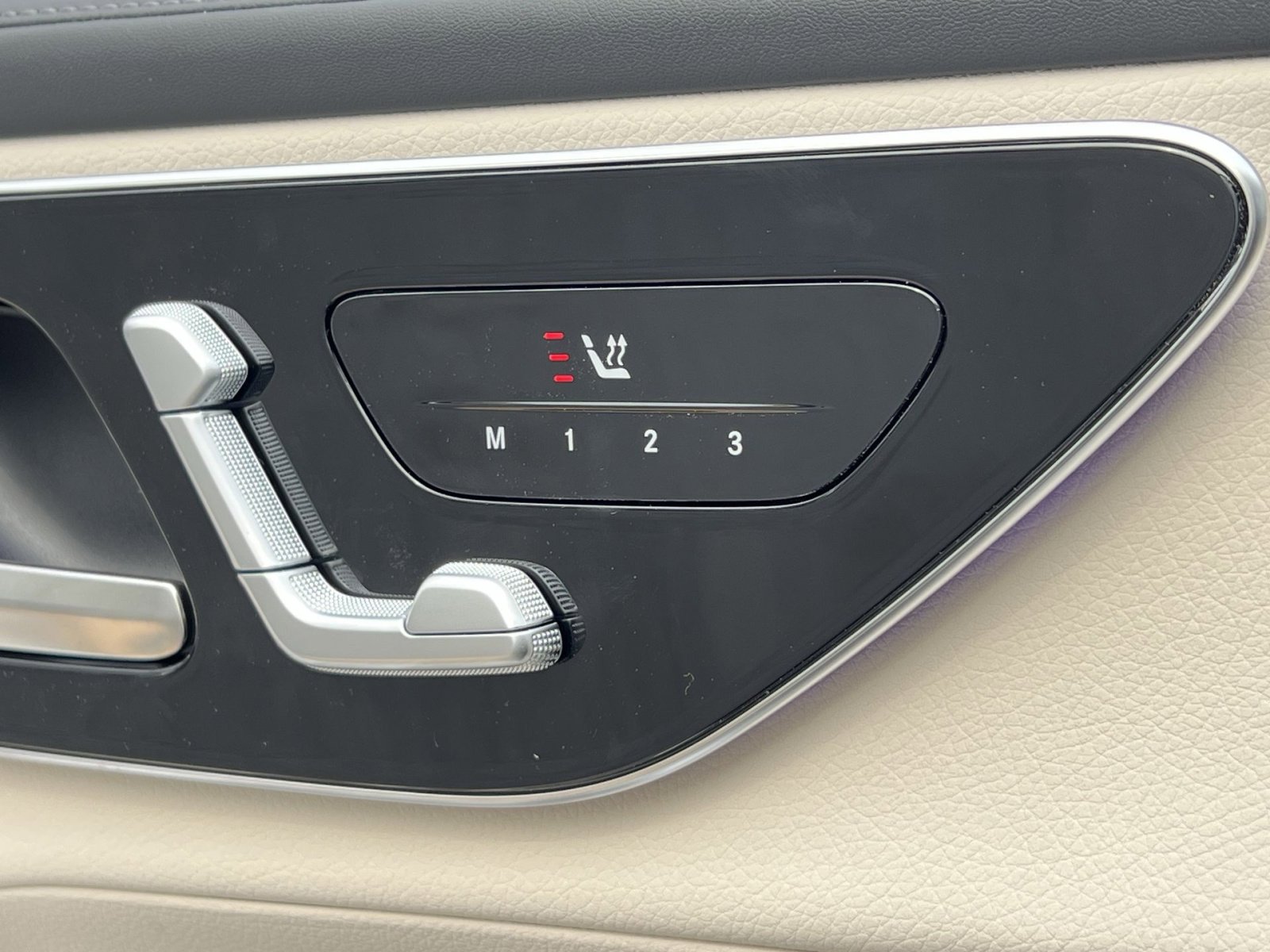 New 2026 Mercedes-Benz GLC 300 4MATIC image 33