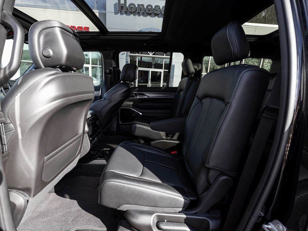 New 2025 Jeep Wagoneer Series III image 27