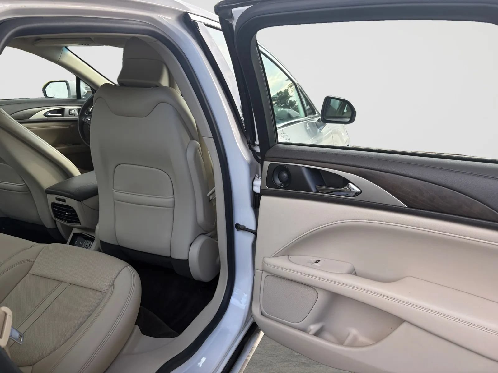 Used 2018 Lincoln MKZ Reserve w/ Magnetic Appearance Package AWD/4WD image 17