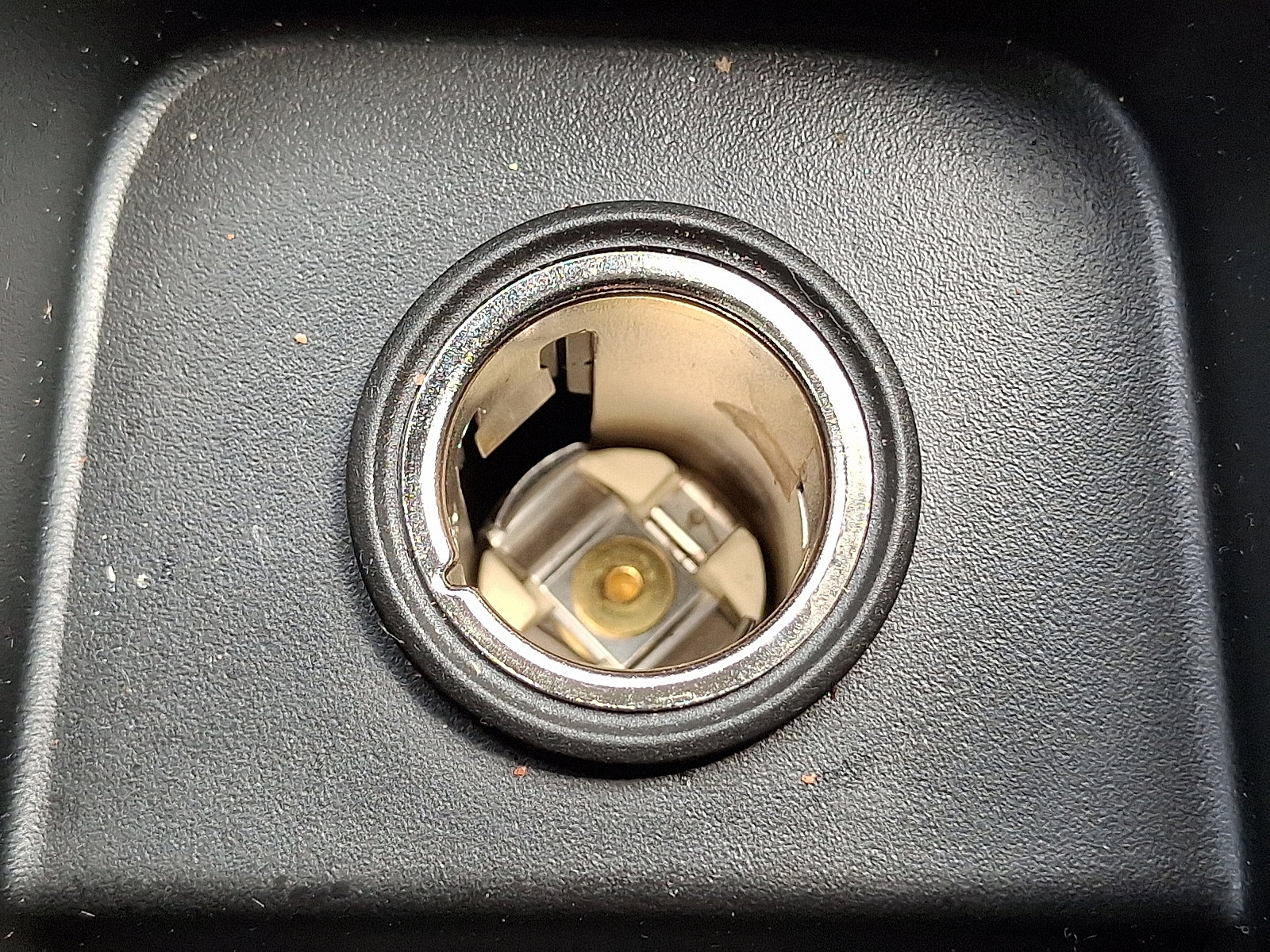 Used 2024 Volvo XC90 T8 Plus w/ Protection Package Premier image 26