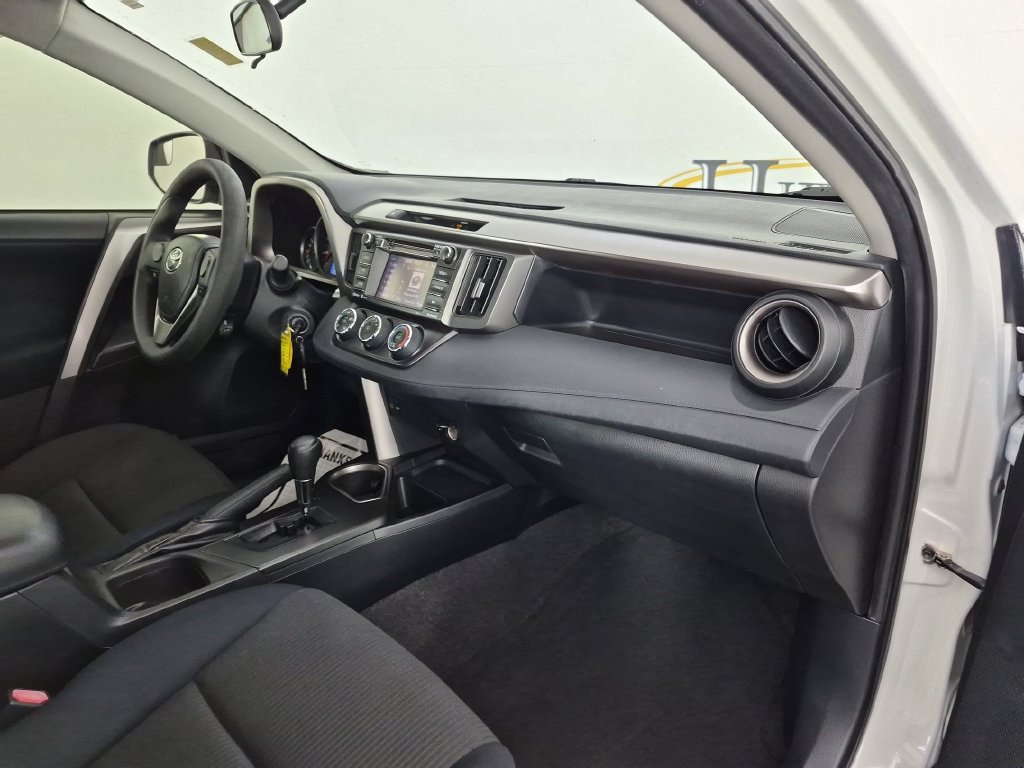 Used 2016 Toyota RAV4 LE FWD image 34