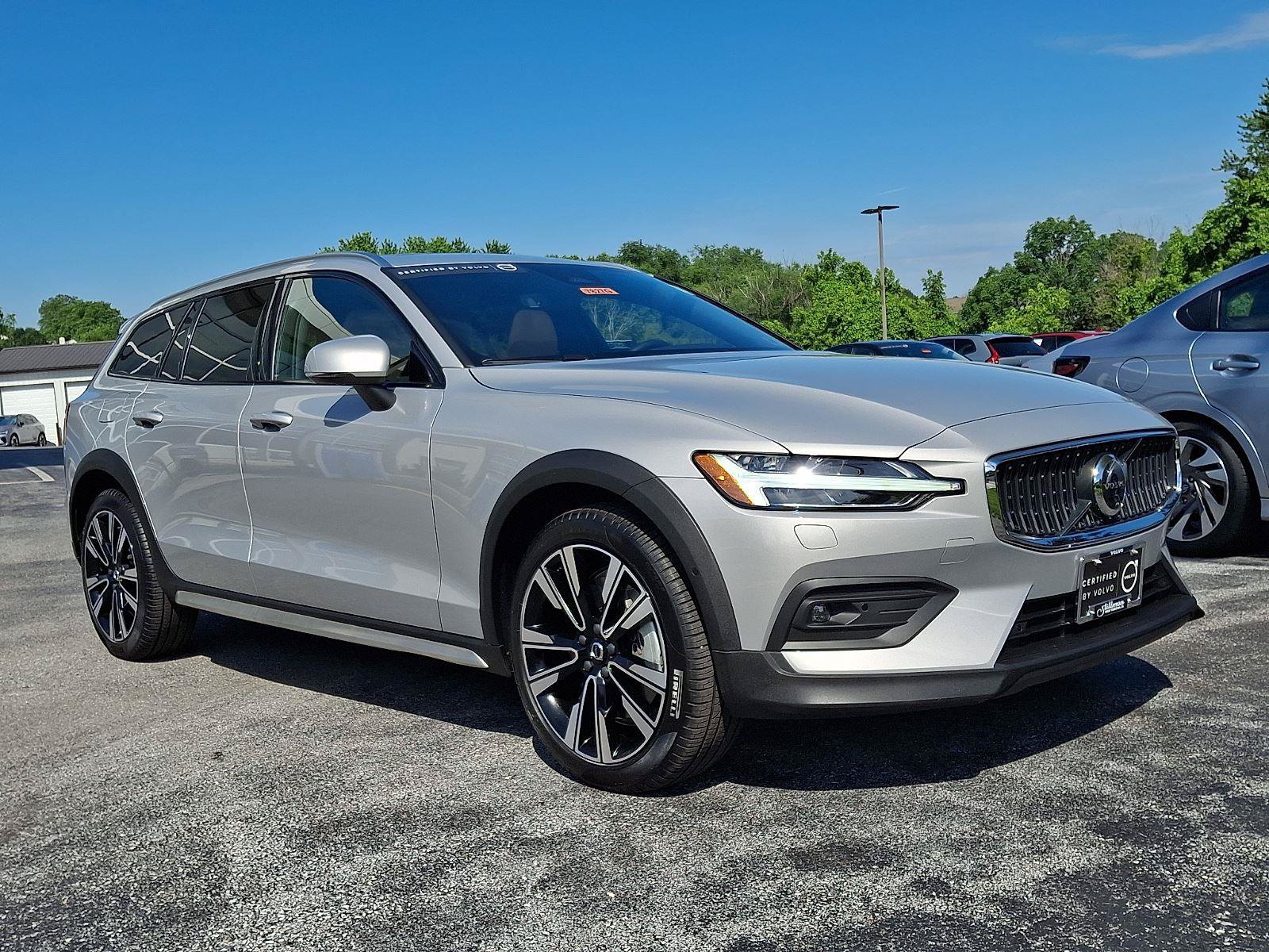 Certified 2025 Volvo V60 B5 Cross Country Ultra
