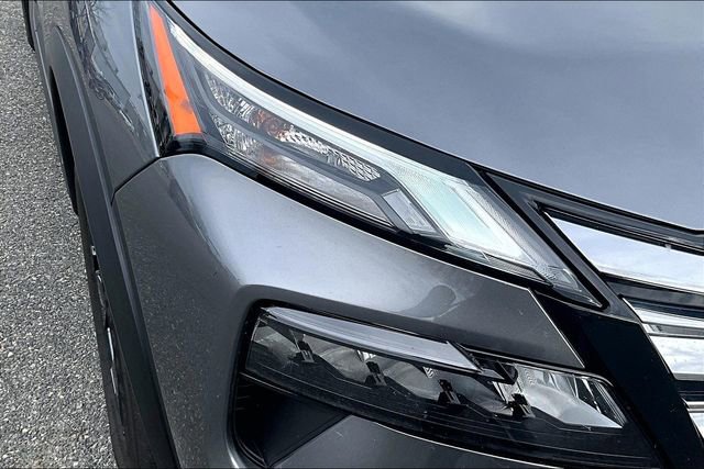 Used 2024 Nissan Rogue SV image 29