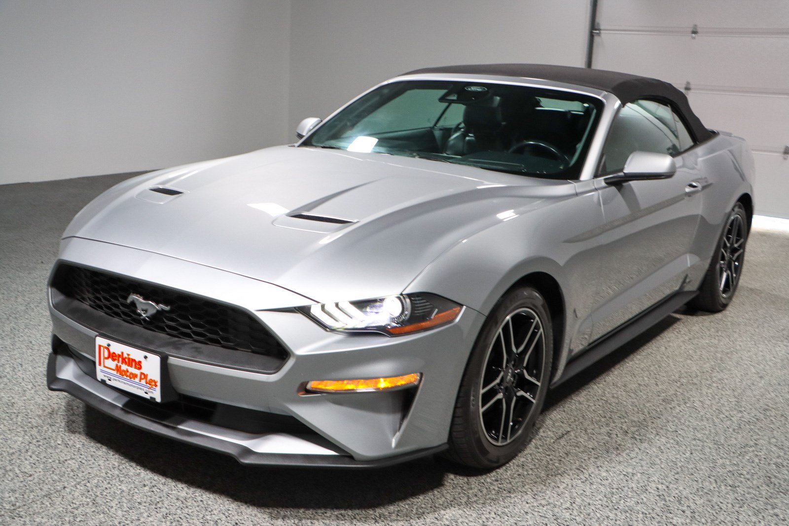Used 2022 Ford Mustang Premium RWD image 29