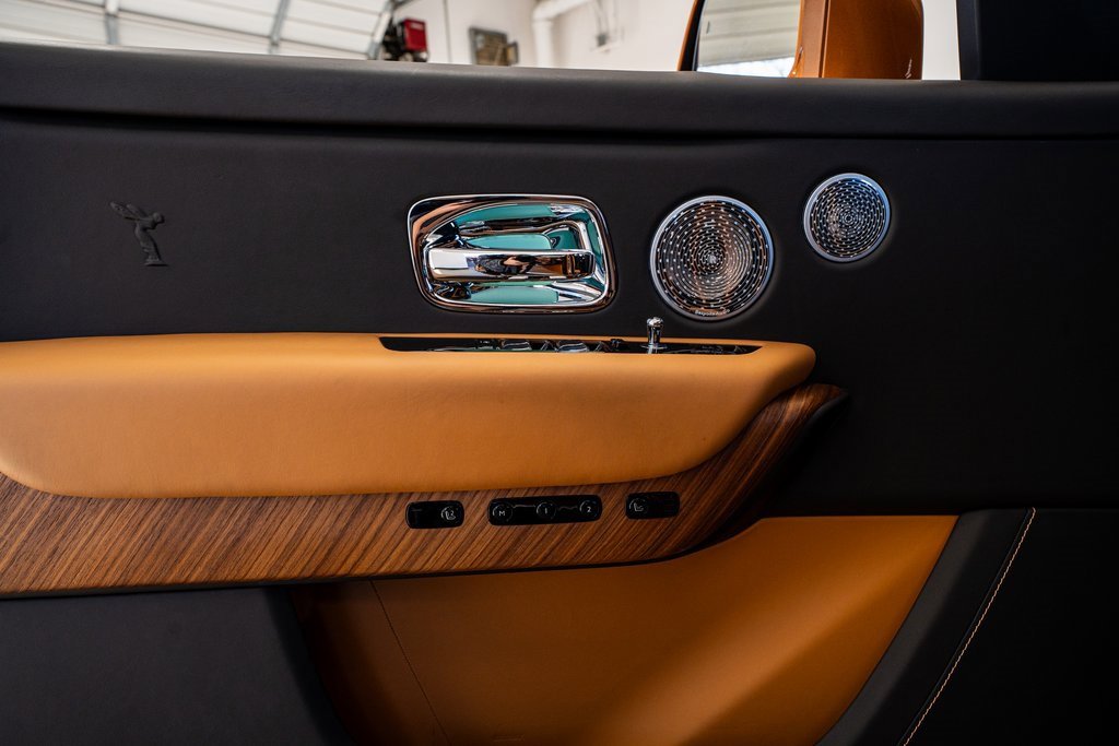 Used 2023 Rolls-Royce Cullinan w/ Cullinan Package image 33