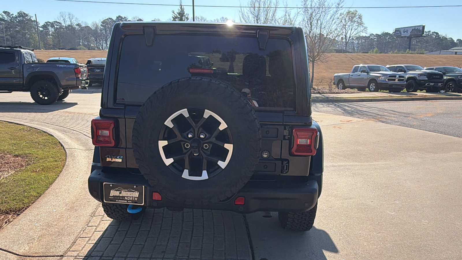 Used 2025 Jeep Wrangler Unlimited Rubicon 4xe image 9