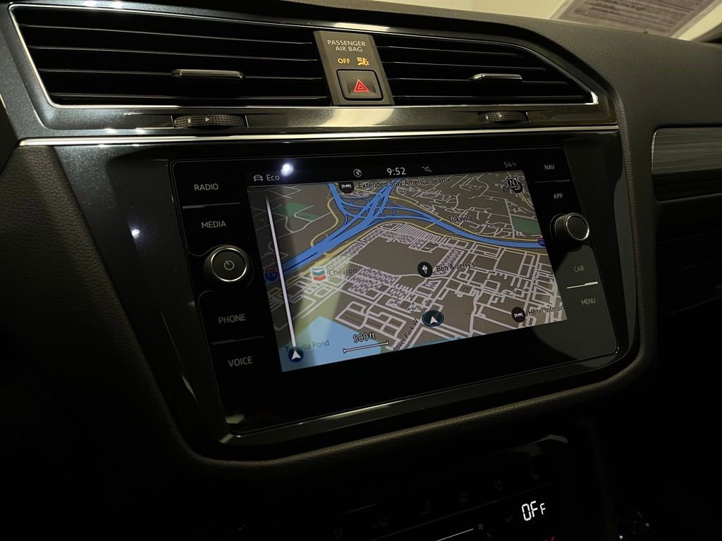 Used 2023 Volkswagen Tiguan SEL R-Line image 9