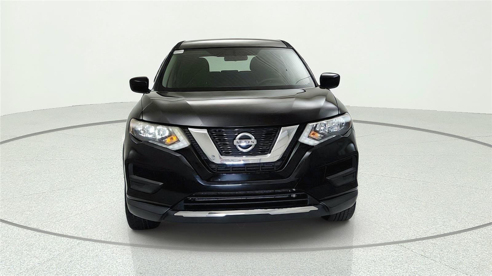 Used 2017 Nissan Rogue S FWD image 2