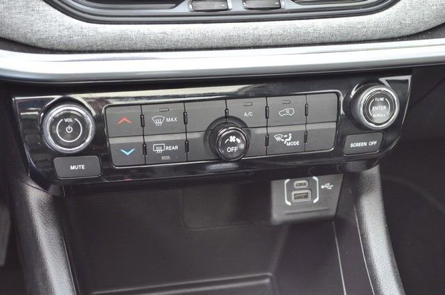 Used 2022 Jeep Compass Latitude w/ Sun and Sound Group image 29