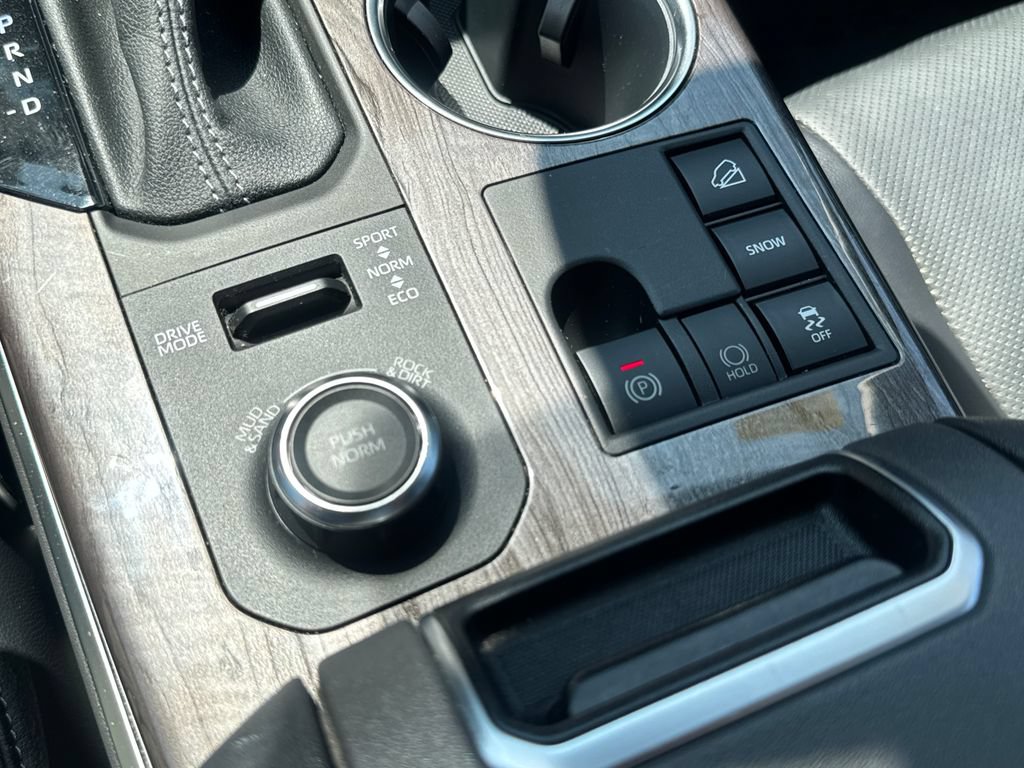 Used 2023 Toyota Highlander Platinum AWD/4WD image 29