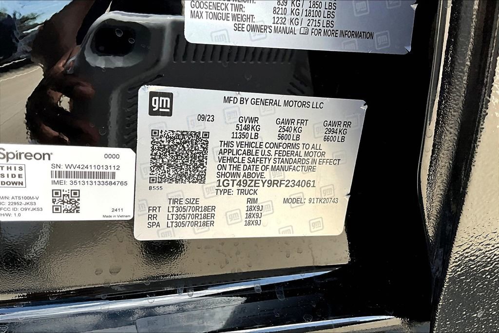 Used 2024 GMC Sierra 2500 AT4X image 46