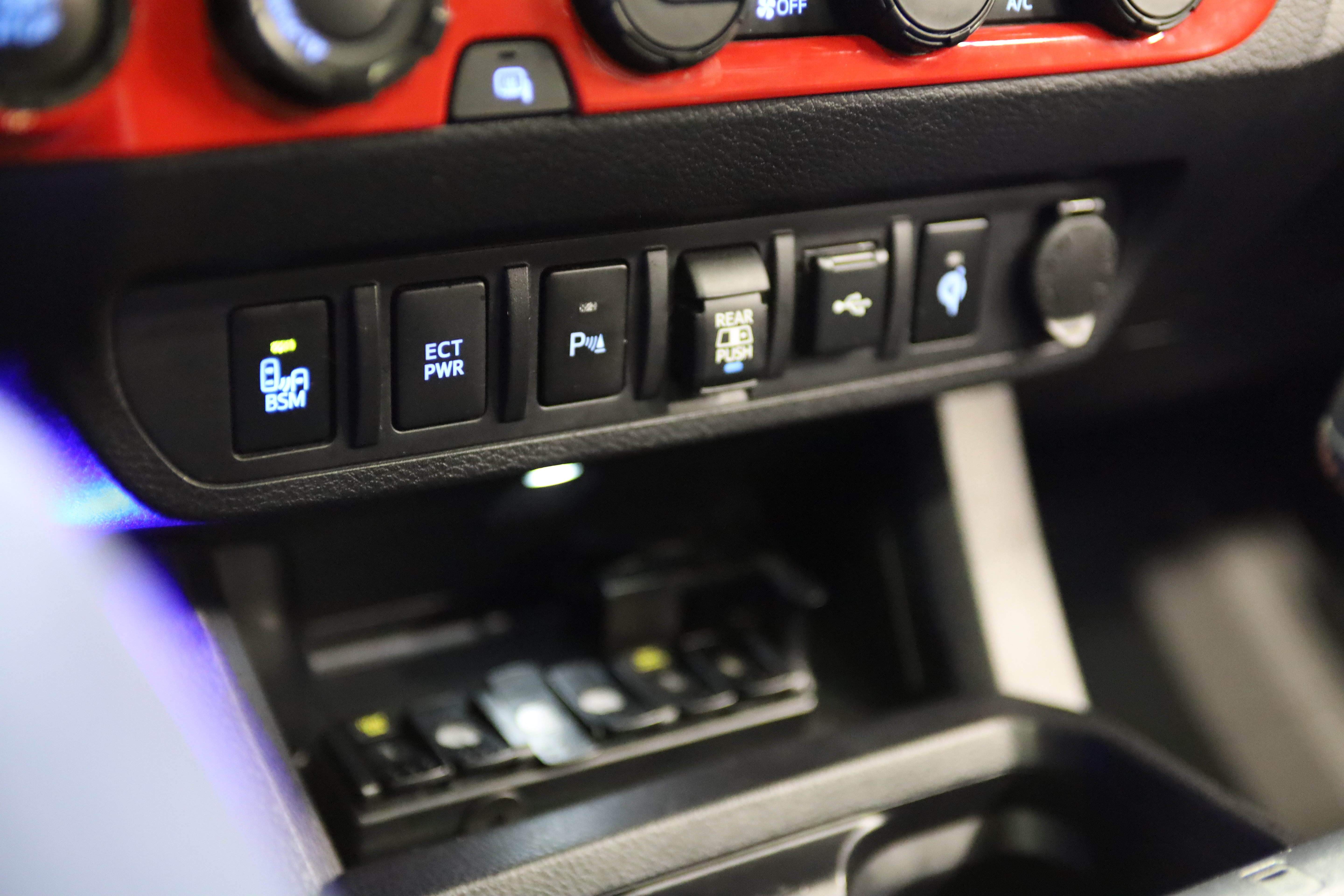 Used 2022 Toyota Tacoma TRD Pro AWD/4WD image 31