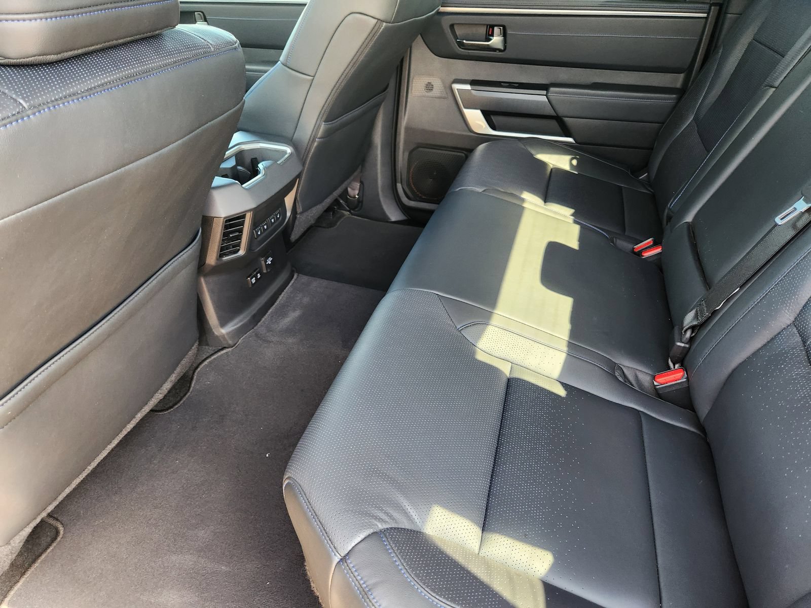 Used 2022 Toyota Tundra Platinum RWD image 33