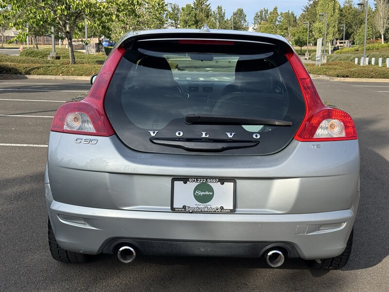 Used 2009 Volvo C30 T5 R-Design FWD image 4