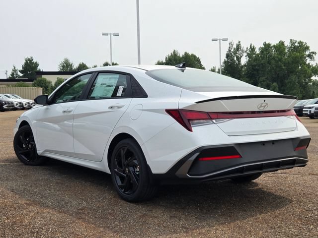 New 2026 Hyundai Elantra SEL Sport FWD image 14