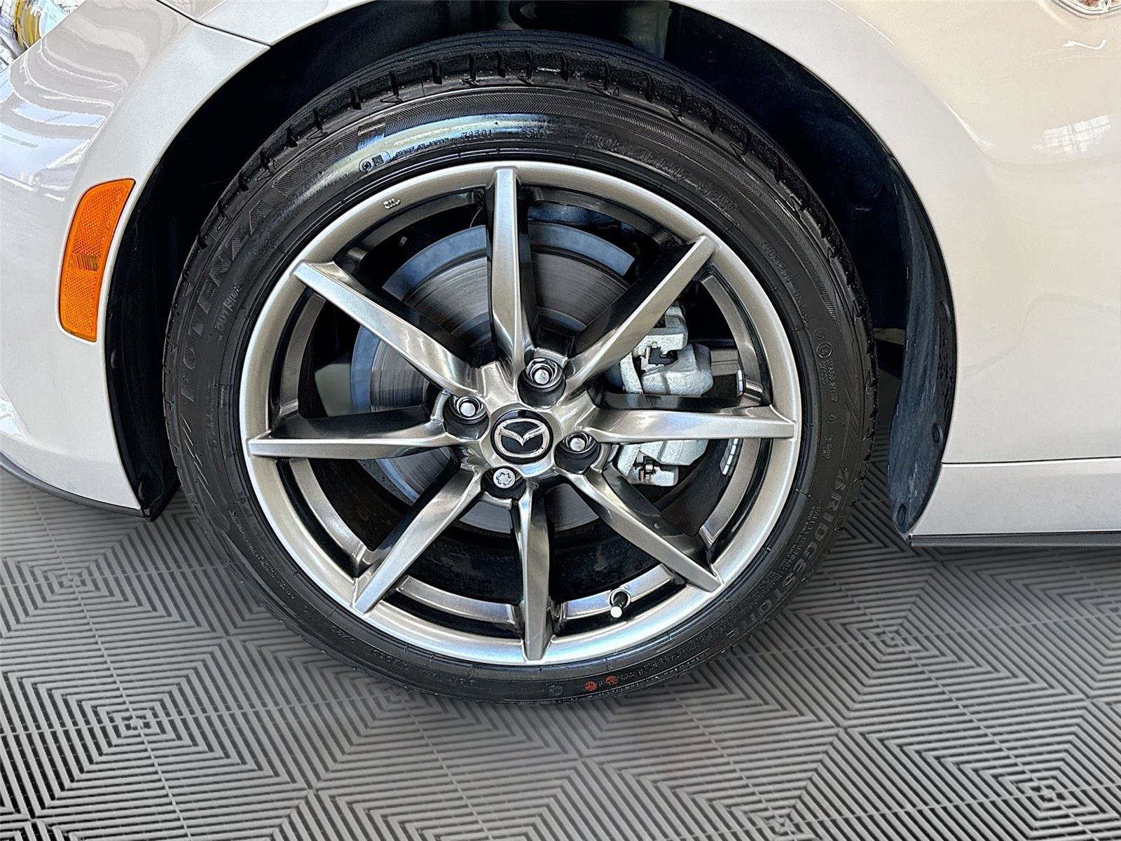 Used 2023 MAZDA MX-5 Miata Grand Touring w/ Weather Package image 28