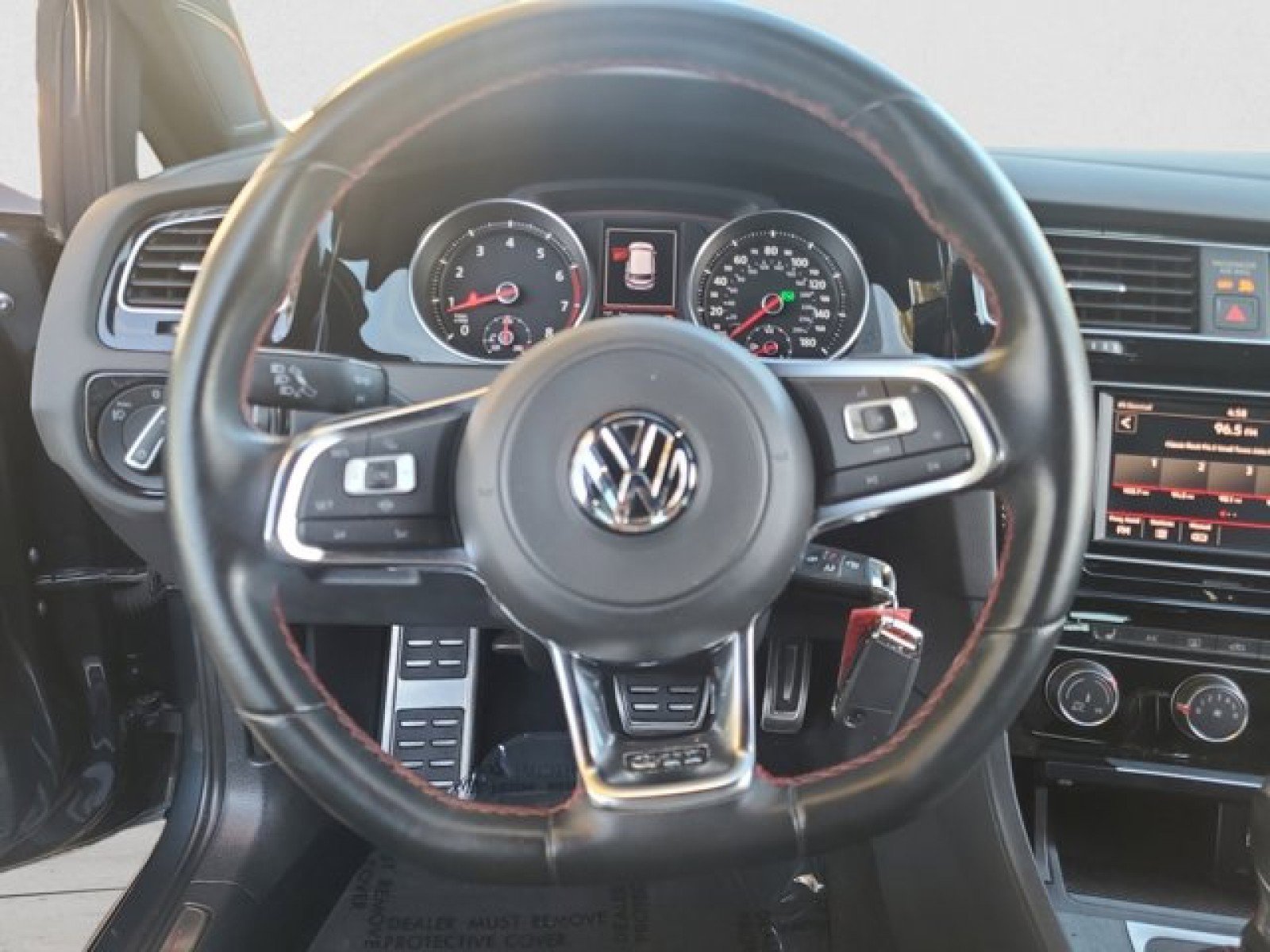 Used 2019 Volkswagen Golf S image 15