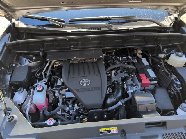 Used 2024 Toyota Highlander LE image 34