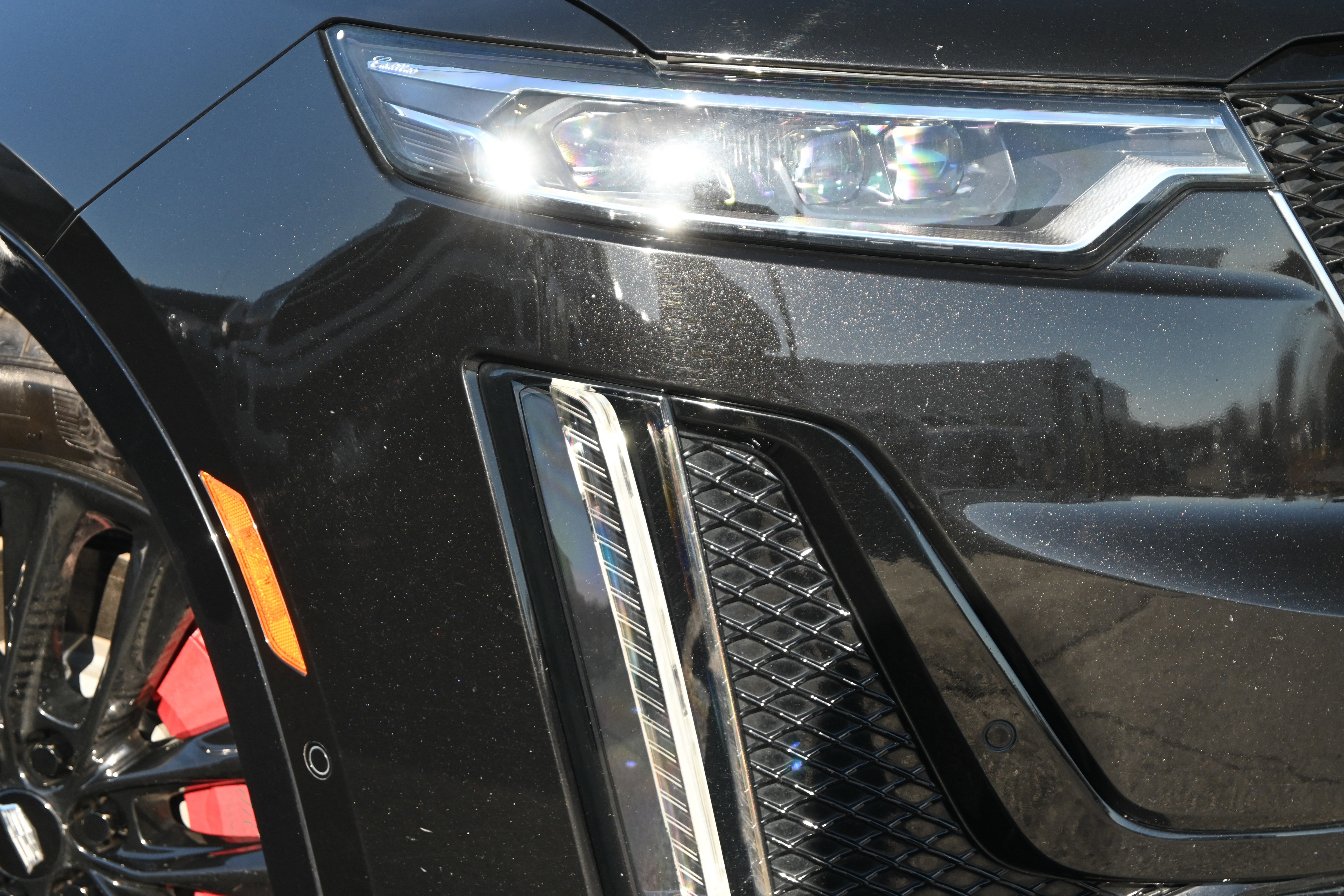 Used 2024 Cadillac XT6 Sport w/ LPO, Onyx Lite Package image 13