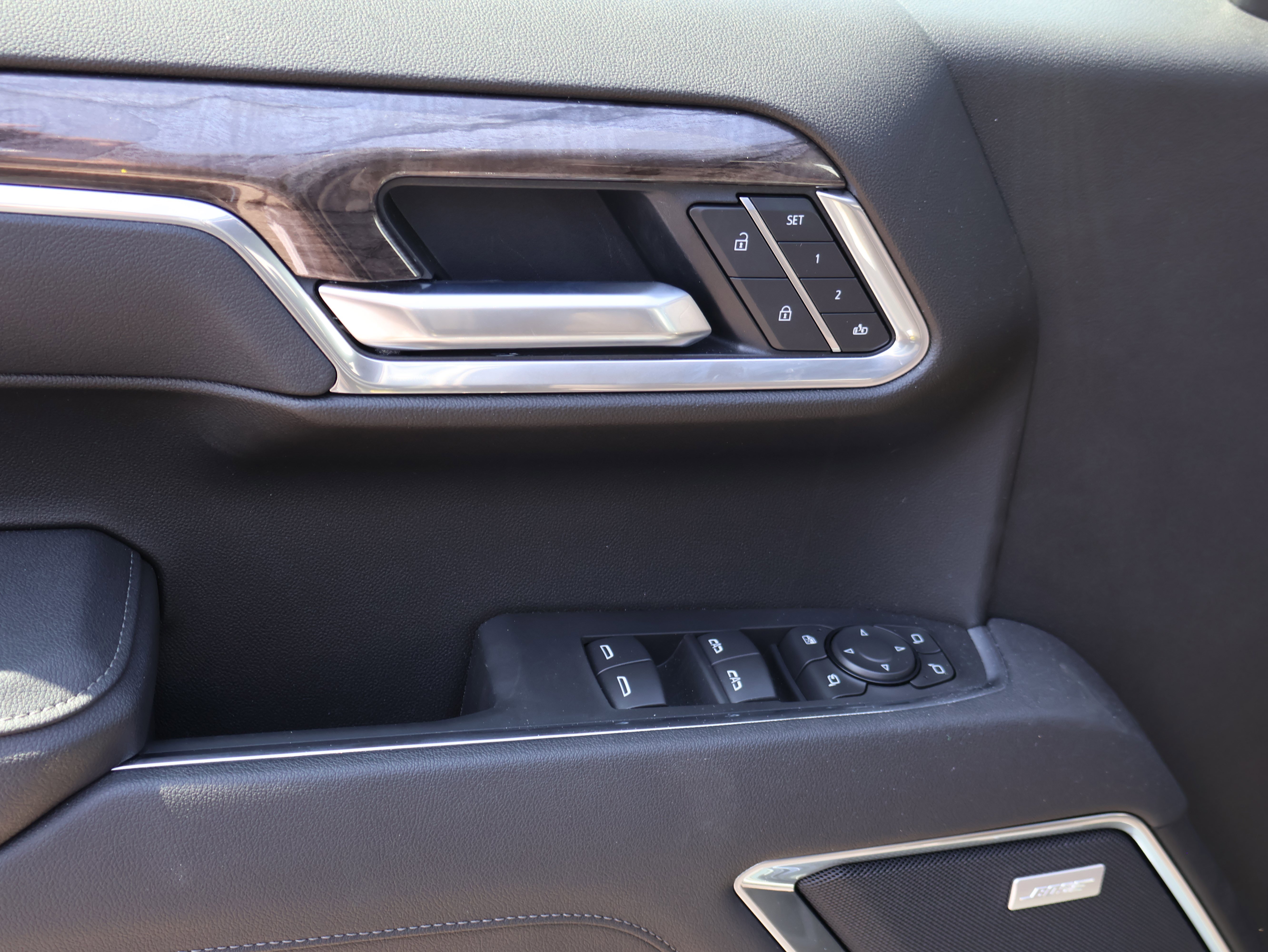 Used 2025 Chevrolet Silverado 1500 LTZ w/ LTZ Convenience Package II image 24