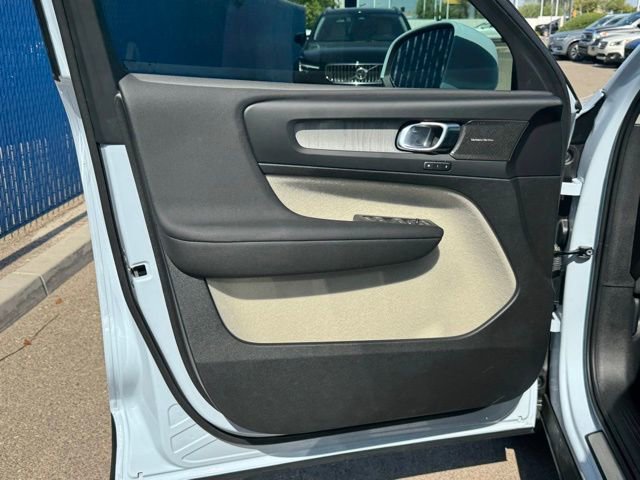 New 2025 Volvo XC40 B5 Ultra w/ Protection Package image 10